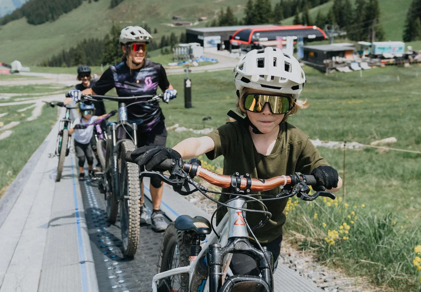 Der Family & Learn Hub am Fuße der Sonnenrastbahn - MTB-Family Area Streiteck Mulde