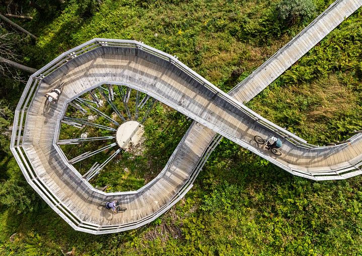 Die legendäre Holzschnecke auf dem Sonnenrast Trail - 360° Flow Trails Kitzbühel Kirchberg